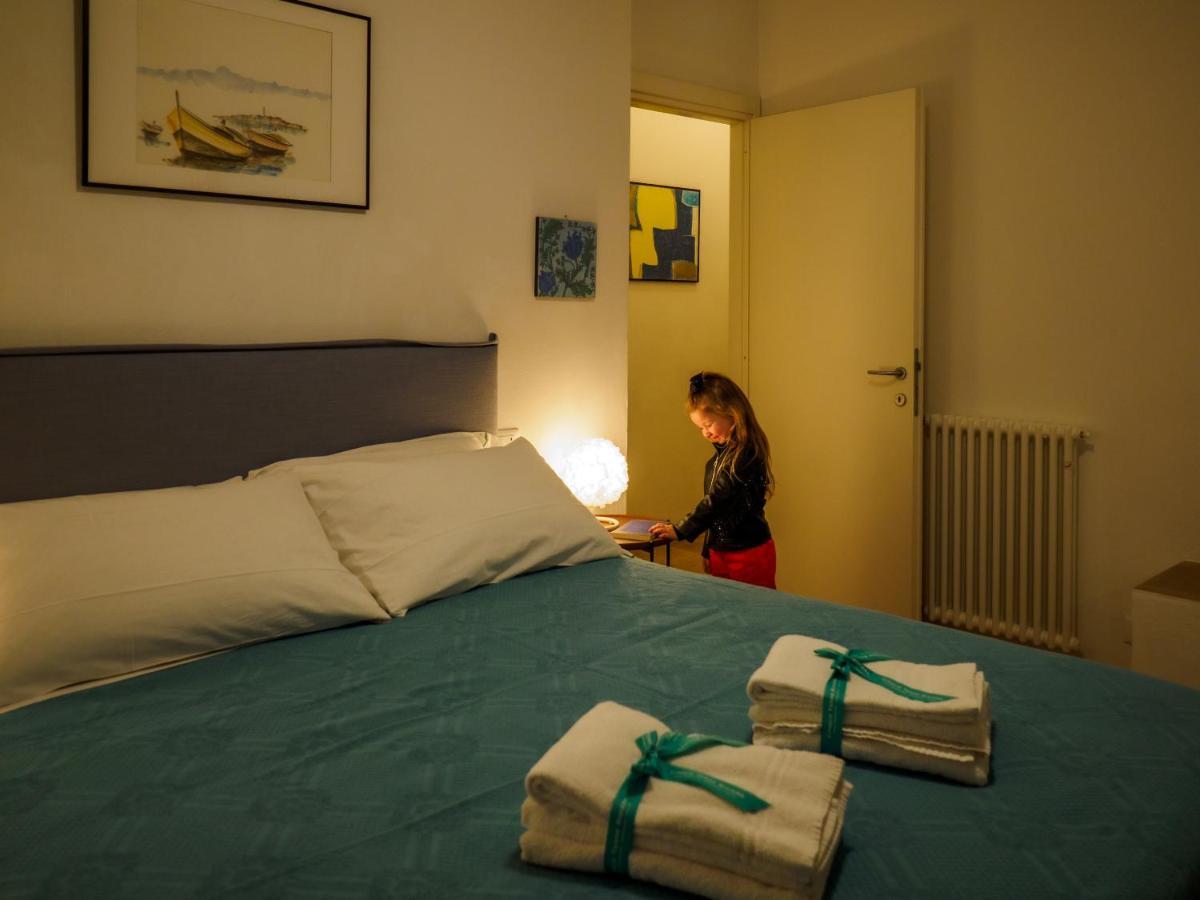 Casa Pina Quiet Apartment เวอนาซซา ภายนอก รูปภาพ