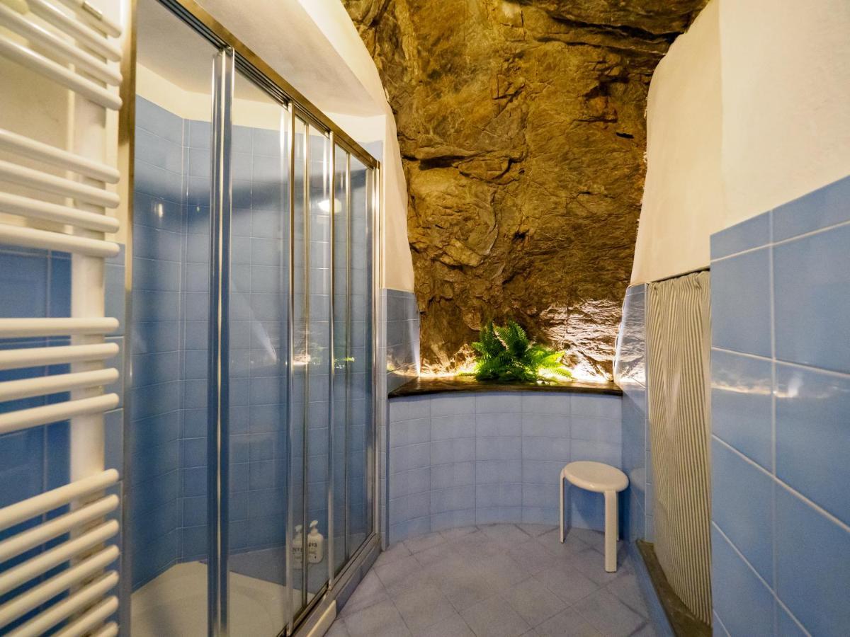 Casa Pina Quiet Apartment เวอนาซซา ภายนอก รูปภาพ